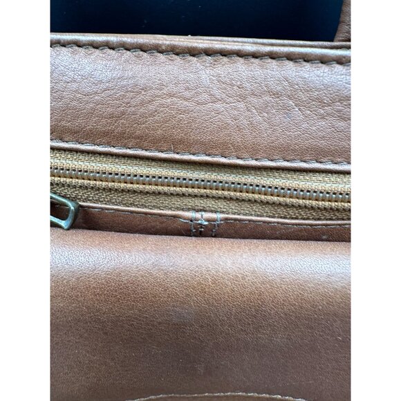 Land Outback Tan Leather Purse With 20" Shoulder Strap & Multiple Pockets - Picture 14 of 14